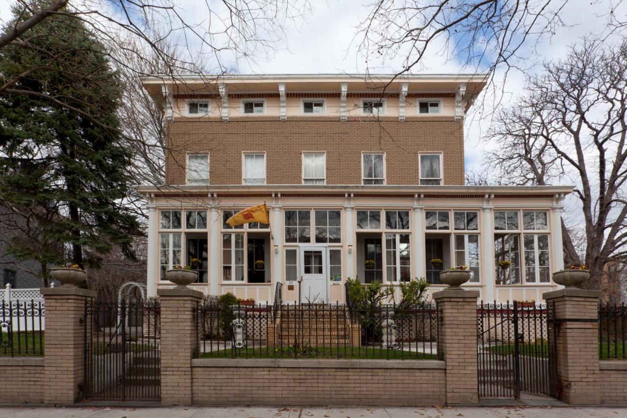 Akwaaba Mansion Bed & Breakfast New York Exterior photo